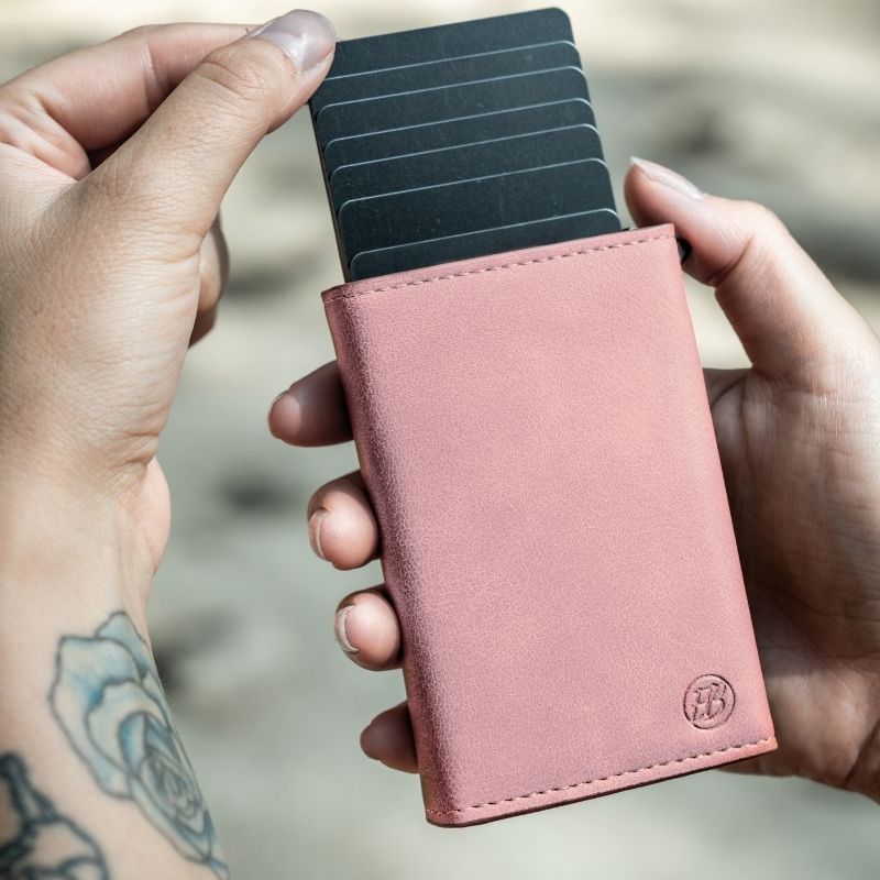 Smart Wallet 3.0 — portafoglio sottile con blocco RFID