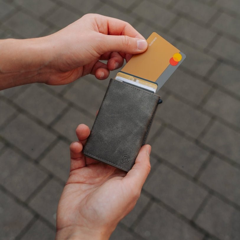 Smart Wallet 3.0 — portafoglio sottile con blocco RFID